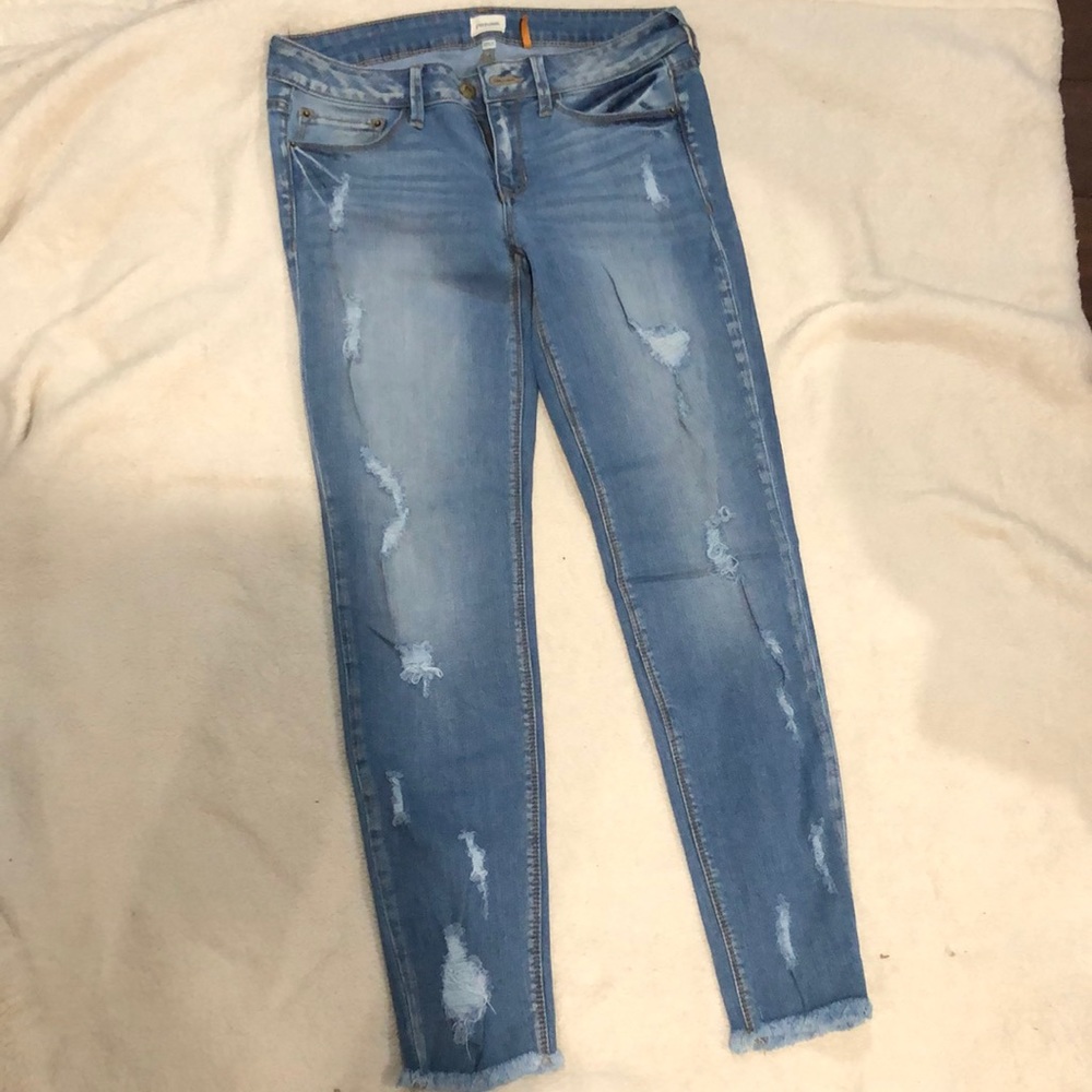Sneak Peek jeans